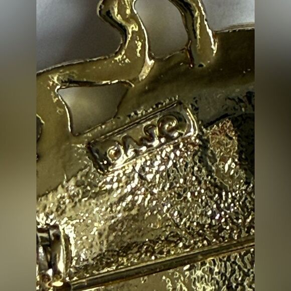 AJC Signed Articulating Gold Tone Vintage Lady Golfer Brooch. - Picture 7 of 7